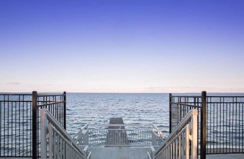 Beachmere House | Private Beach House for a Perfect Family Getaway