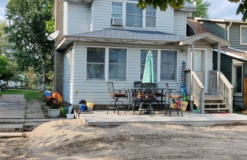 Kingsville House | Private beach on Lake Erie, beach games & toys.