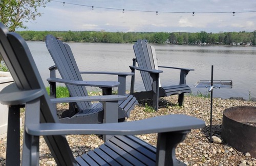 Plaisance Ski Chalet | Private beach on the Ottawa river!