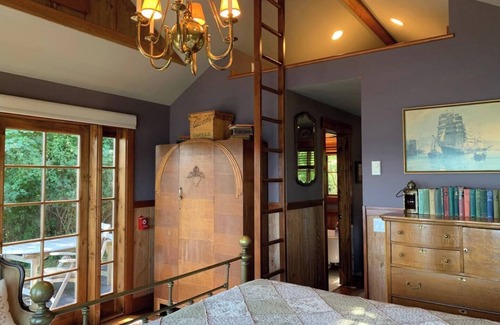 Friday Harbor House | Private, Beachfront Guesthouse