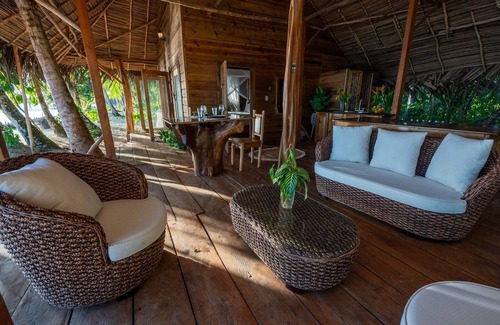 Isla Bastimentos House | Private Beachfront House With Kayak & Guided Tours