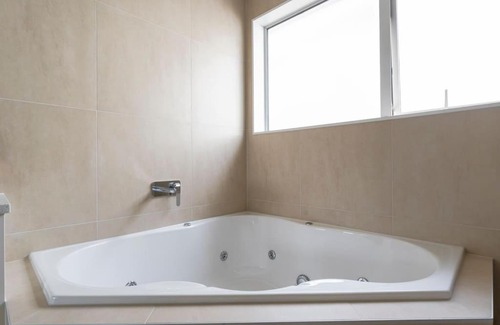 Flat Bush House | Private Bedroom Ensuite Close to all amenities