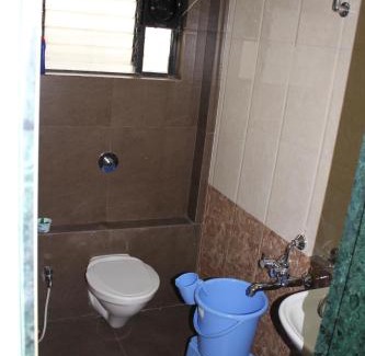Nandanwan House | Private Bungalow with Garden, Main Road Connected - Om Bungalow, Happy Stay, Panchgani