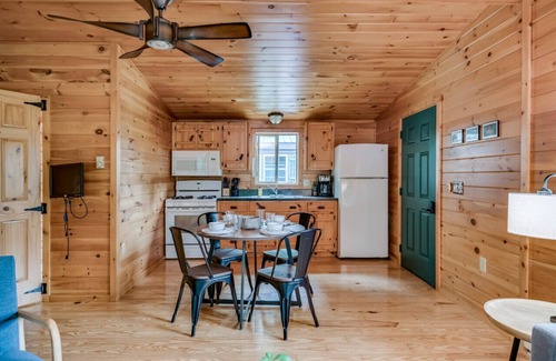 Wellesley Island Cabin | Private Cabin in the Woods-Close to all amenities