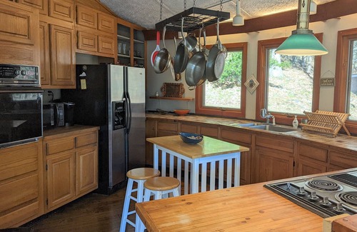 Luray Cabin | Private cabin with VIEWS FOR DAYS!