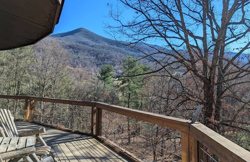 Luray Cabin | Private cabin with VIEWS FOR DAYS!