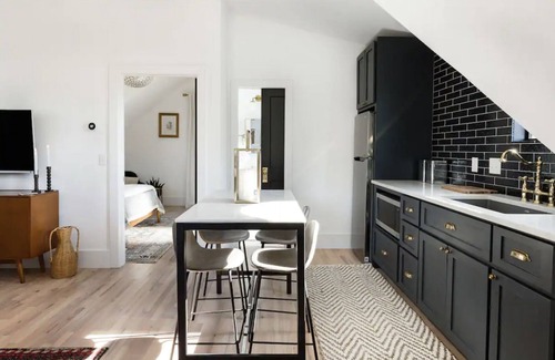 Lockeland Springs House | Private Carriage House in Diverse & Historic East Nashville- Minutes to Downtown