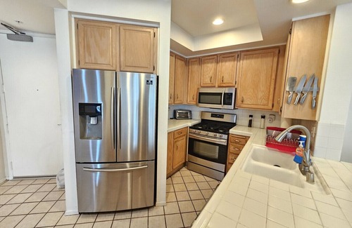 Ocean Park Condo | Private condo with cozy beach vibes in Venice!