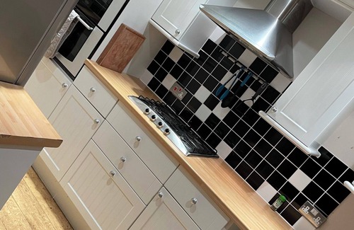 Cosford House | Private Cosy 1-Bedroom Cottage in Wheaton Aston, Staffordshire