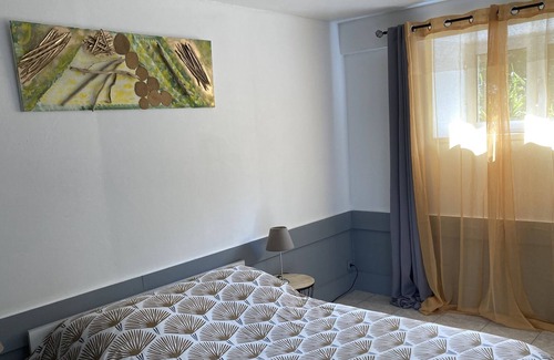 Begard Cottage | Private cottage in a wooded park!