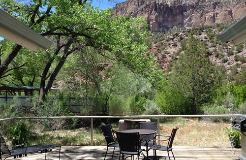Jemez Springs Cottage | Private cottage located on the Jemez River and close to town.