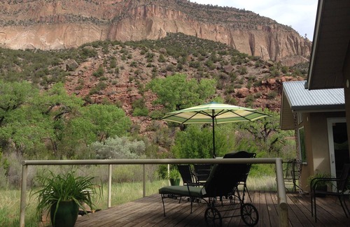Jemez Springs Cottage | Private cottage located on the Jemez River and close to town.