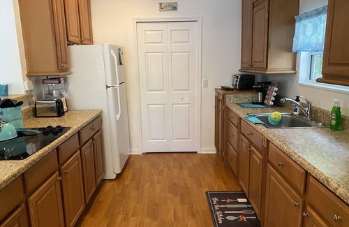 Orange City Cottage | Private Cottage w/Washer/Dryer Close to Many Area Attractions