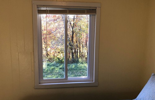 Le Roy House | PRIVATE COUNTRY ABODE BY WELLS LAKE MICHIGAN - sleeps 3