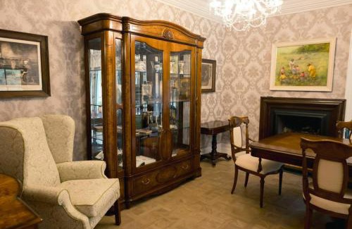 Newcastle West House | Private Country Residence Made 4 Luxury Gathering