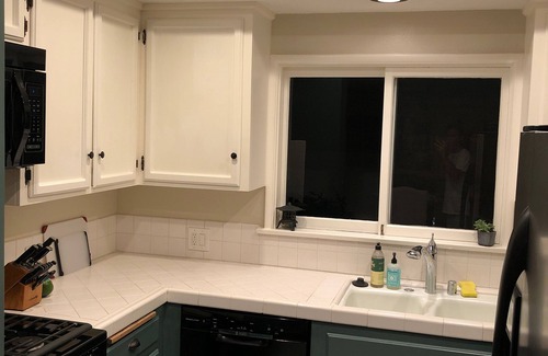 Balboa Island Cottage | Private Courtyard, Hot Tub, Reserved Parking, HVAC, Steps to Bay Beach