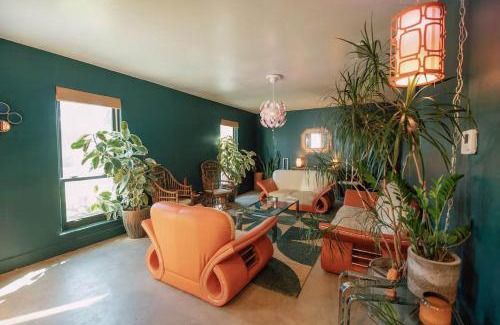 North Austin Civic Association House | Private Cowboy Pool Sauna Fully Fenced Backyard