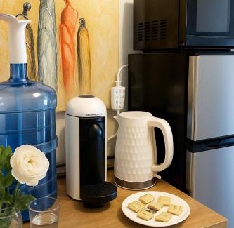 St. James Town House | Private Cozy Room in Downtown Toronto, Steps to Subway & CN Tower