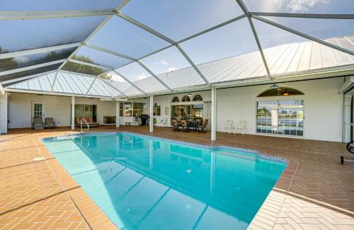 Lake Suzy House | Private Dock and Pool Lakefront Florida Getaway!