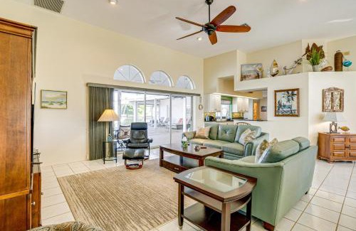 Lake Suzy House | Private Dock and Pool Lakefront Florida Getaway!