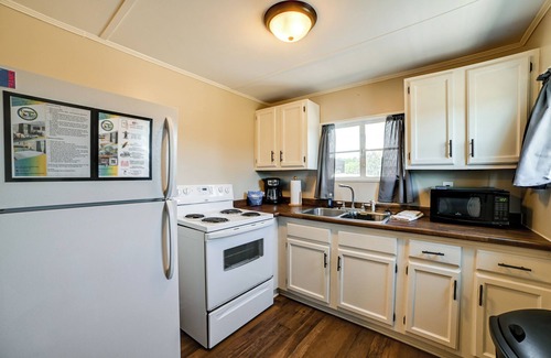 Buchanan Cabin | Private Dock & Slip: Kentucky Lake Cottage!