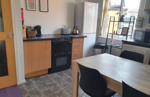 Giltbrook Apartment | Private Double Bedrooms near Nottingham City