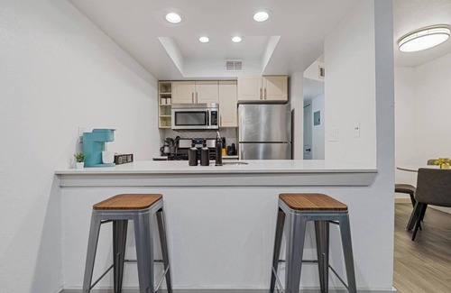 Clarksville Apartment | Private Downtown Austin Suite–King–UT–F1–ACL Fest