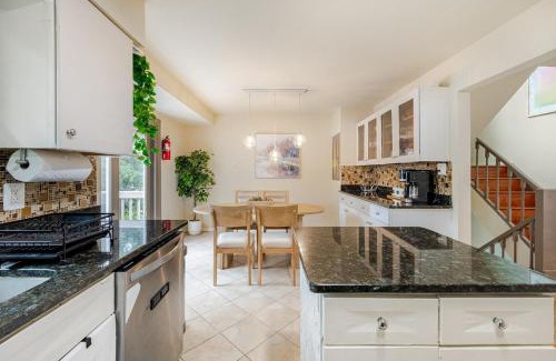 Herndon Apartment | Private Downtown Herndon Escape Full Amenities