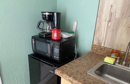 South Gate Ridge Apartment | Private Efficiency in Sarasota-1BR, Pet-Friendly,Patio,Close to Beaches, 2People