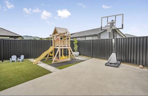 Wallaceville House | Private Ensuite with Spa in Upper Hutt