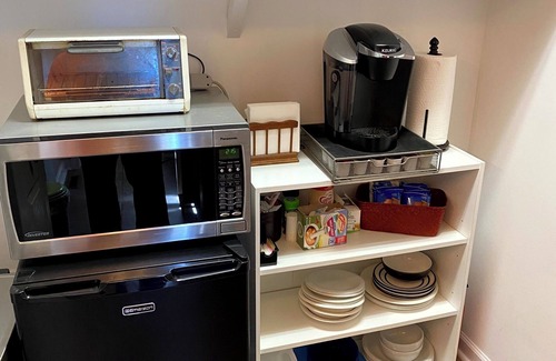 Elon House | Private Entrance, Patio, Driveway - 2 bed In-Law Suite near Elon University