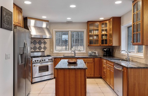 Chester Villa | Private Estate 9BR w/Pool, Hot Tub & Scenic Views!