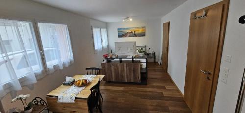 Widnau Apartment | Private Etage 5 Min vom Bahnhof - Parken - Küche - Netflix