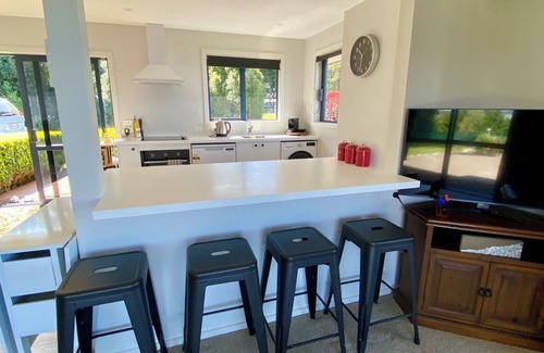 Kaikoura House | Private | Expansive Ocean and Mountain Views - KK2140, Private | Expansive Ocean and Mountain Views