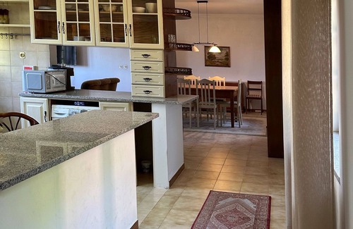 Tabua House | Private farm with lake, close to river beaches