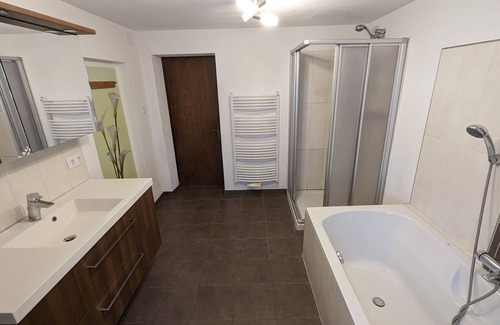 Seeham Other | Private Farmhouse Escape: Ideal for up to 8 Guests