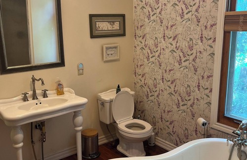 Innisfil Other | Private farmhouse w/claw foot tubs, firepit and walking trails