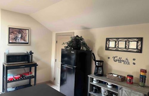 Edgewood House | Private Guest Suite in Sandia Park