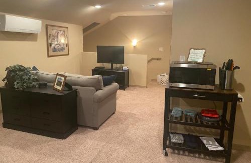 Edgewood House | Private Guest Suite in Sandia Park