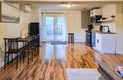 North Juanita House | Private guest suite with Full kitchen & laundry