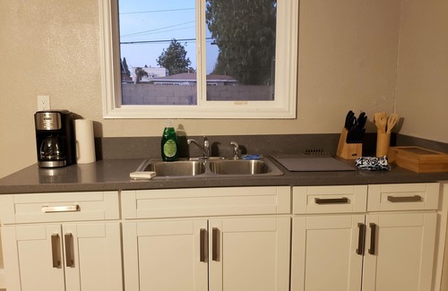 West Whittier-Los Nietos House | Private guesthouse central to LA & OC