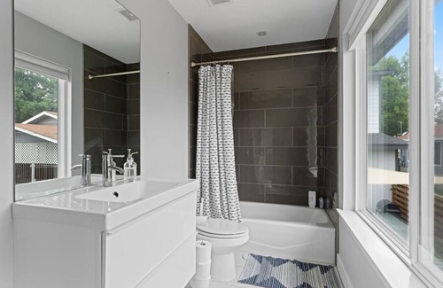 MLK Apartment | Private Guesthouse Retreat 3 miles from Downtown!