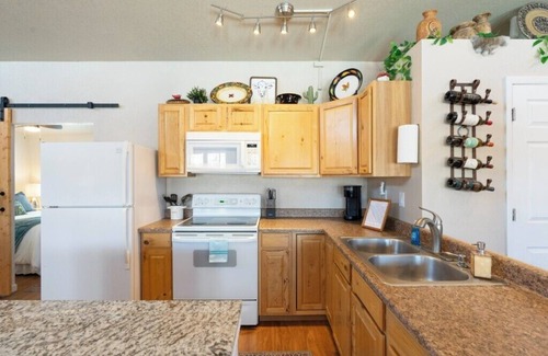 Wickenburg Apartment | Private Guesthouse w/ Pool in Historic Wickenburg!