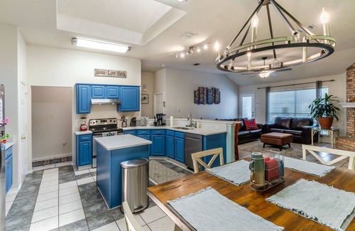 Crowley House | Private Heated Pool, Big Hot Tub, Fenced Yard, Fire Pit, 6 TVs, 1500 Video Games