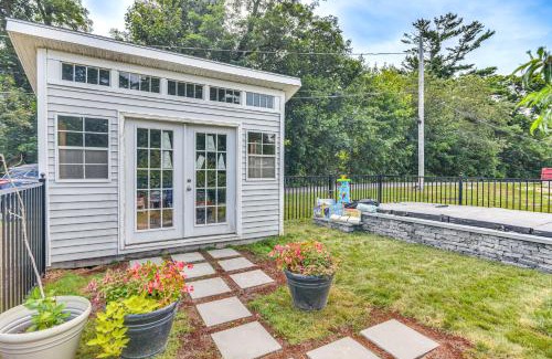 Plymouth House | Private Heated Pool Family Cottage in Plymouth!