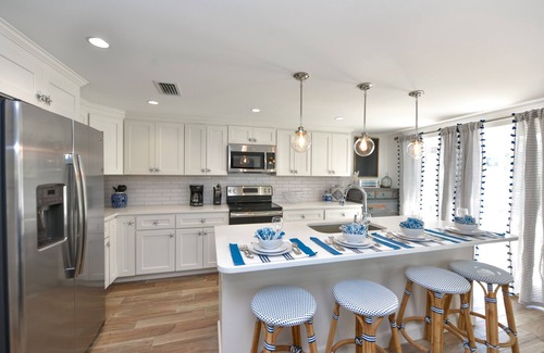 Siesta Key Village House | Private Heated Pool, Steps to Siesta Key Village/Beach, Family/Pet Friendly