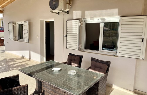 Spata-Artemida House | Private Home 10min away from Athens Int Airport. Beach 150meters away