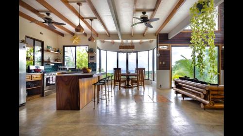 Montezuma House | Private Home in Montezuma with Ocean View