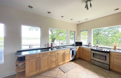 West Camp House | Private Home, Stunning Hudson River Views- 30 min from Hunter Mountain