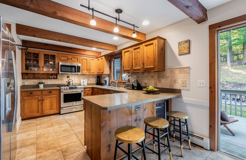 Montgomery House | Private Home with Pool & Jacuzzi in the Hudson Valley